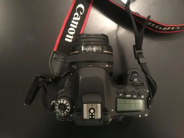 Продам dslr камеру