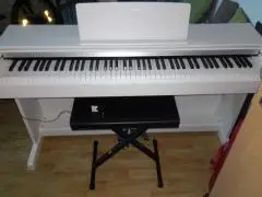 Продам цифровое пианино