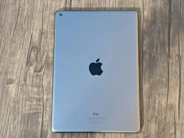 Space grey 128gb ipad 7th