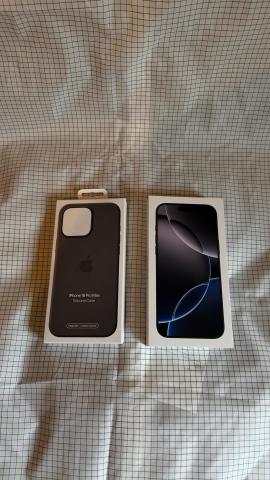 Apple iphone 16 pro max 512gb - titan schwarz - absolut neuwertig!