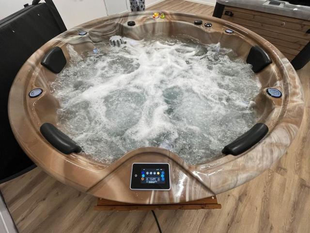 Hot tub ab 1600 € inkl. Lieferung deutschlandweit – direkt vom hersteller.