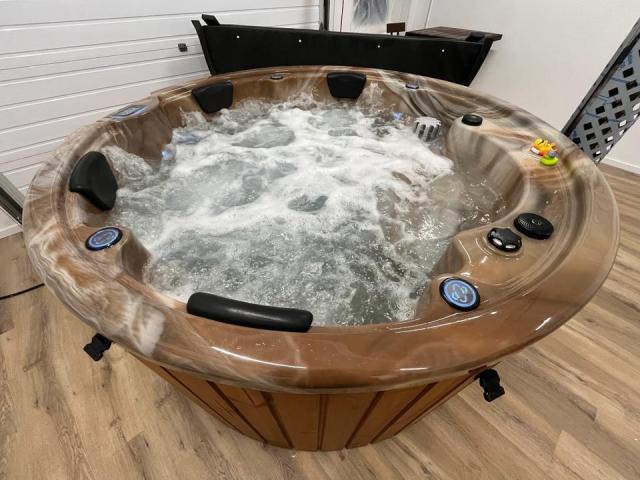 Hot tub ab 1600 € inkl. Lieferung deutschlandweit – direkt vom hersteller.