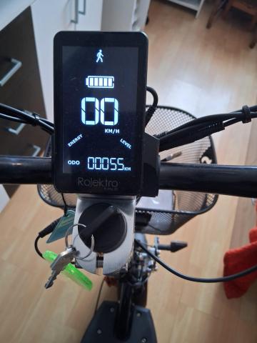 Продам новый електросамокат