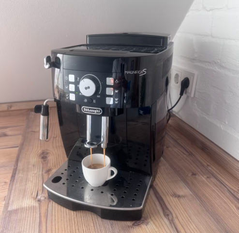 Продам кофемашину de’longhi magnifica s