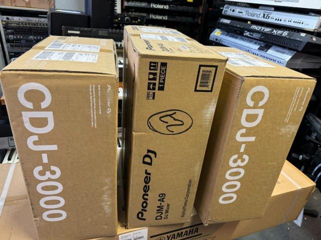 Pioneer dj cdj 3000 multi with djm a9